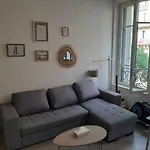 Magnifique haut de gamme logement entier T2 vieux port